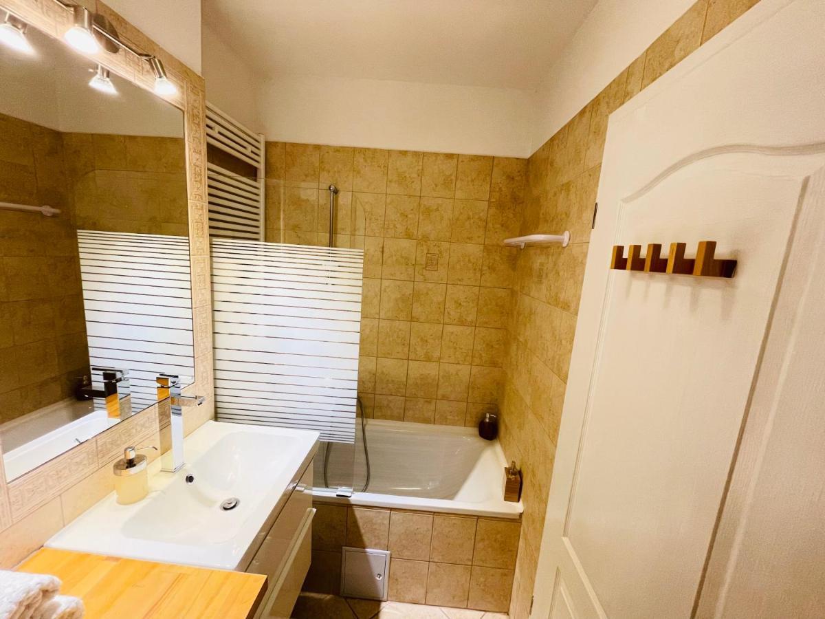 Peony Hollo Apartment - Free Garage Under The House Budapest Extérieur photo