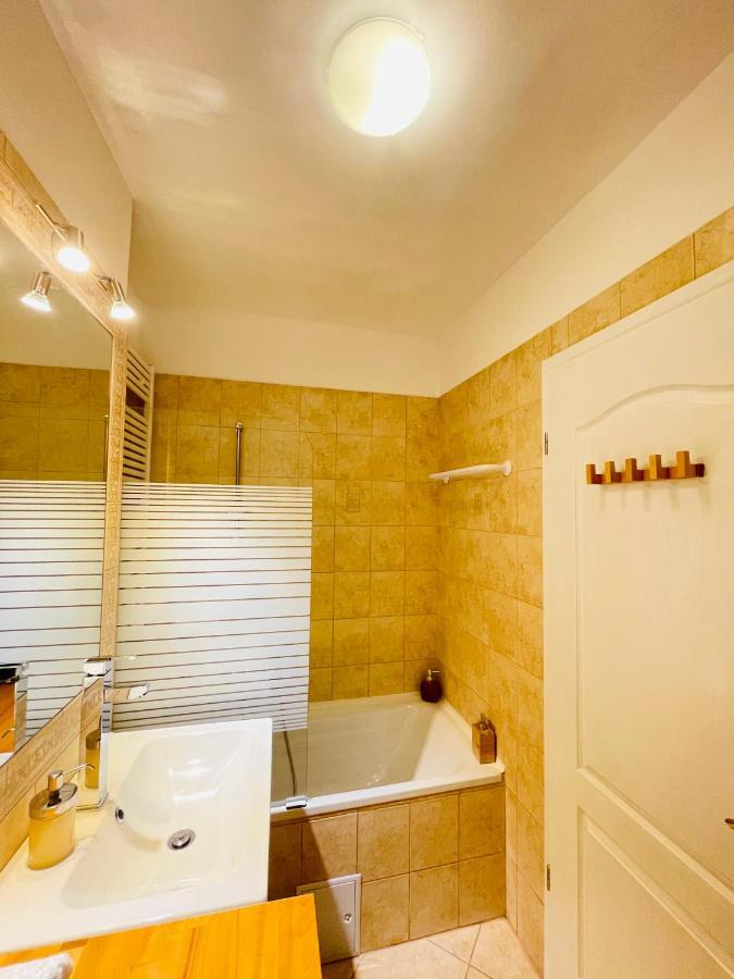 Peony Hollo Apartment - Free Garage Under The House Budapest Extérieur photo